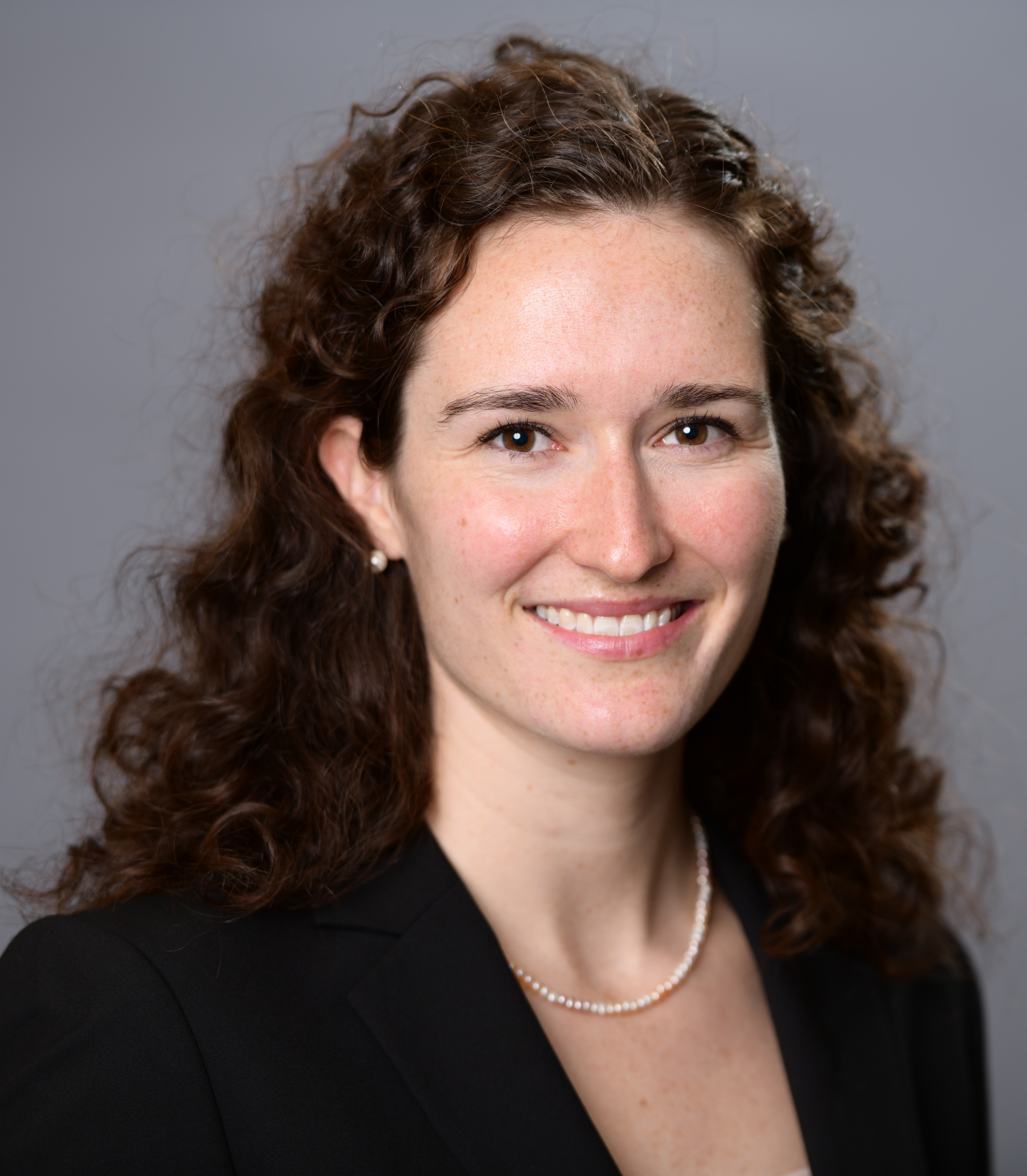 Claire Garvin 2023 headshot