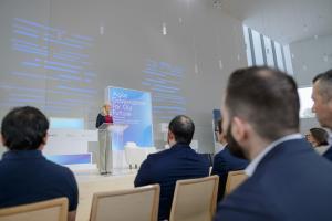 Photo of Susan Dudley speaking on stage
