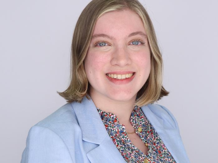 Sarah Hay headshot